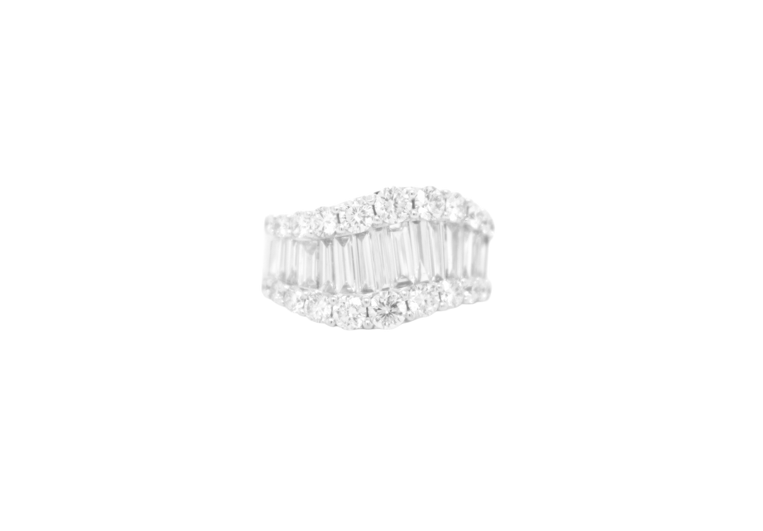 Graduated Baguette and Round Diamond Tidal Wave Band