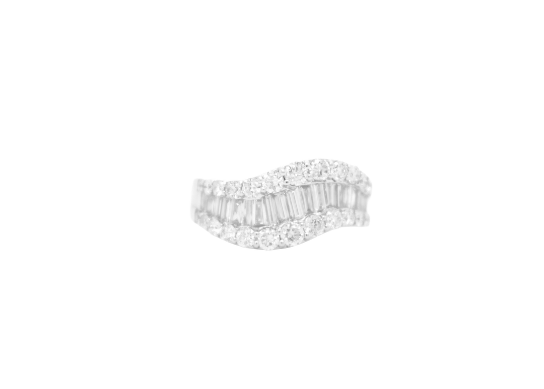 Graduated Baguette and Round Diamond Tidal Wave Band