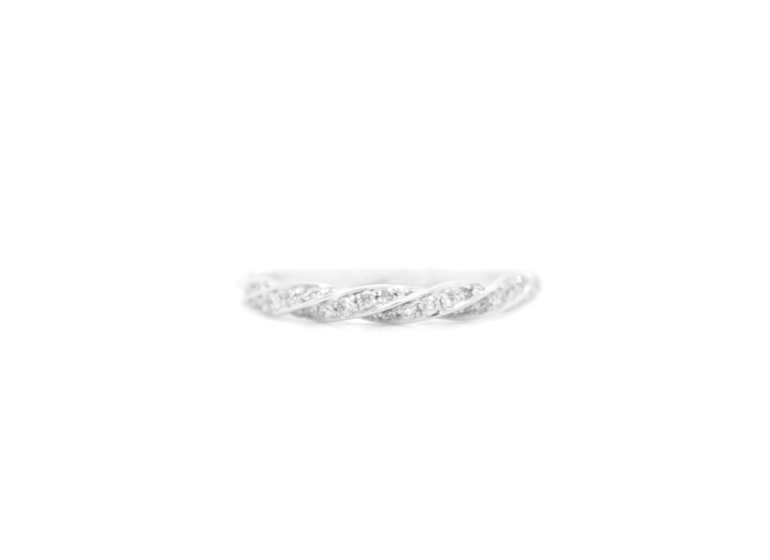 Twisted Pavé Diamond Band