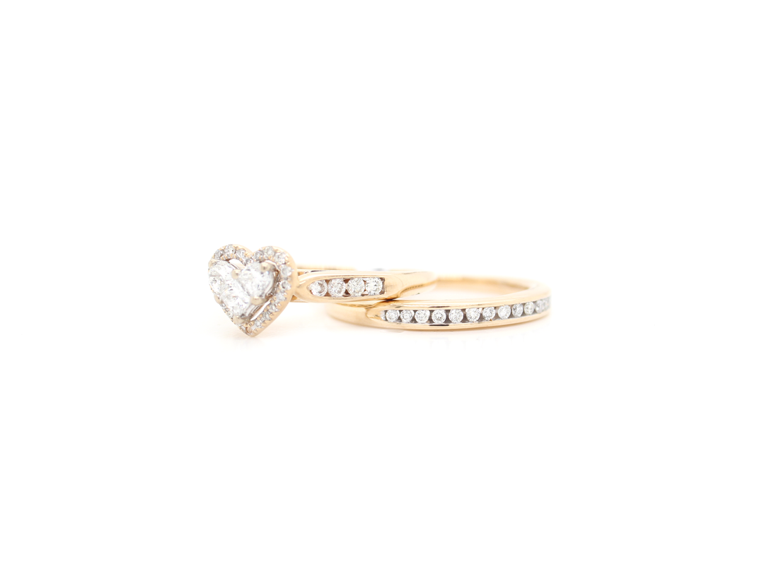 Heart-Shaped Diamond Cluster Illusion Halo Engagement Ring Bridal Set